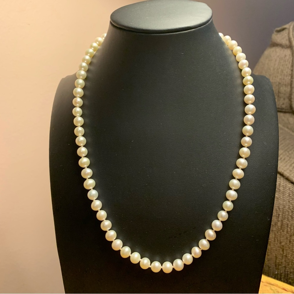 14K Gold Vintage 18 inch 5mm Cultured Freshwater Pearl Necklace and Earrings